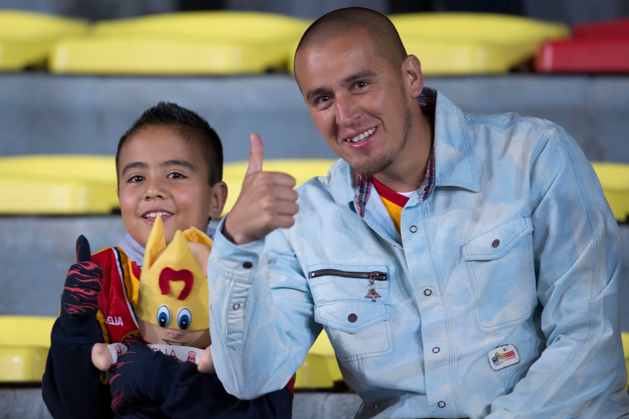 El colorido de la afición en la Jornada 10