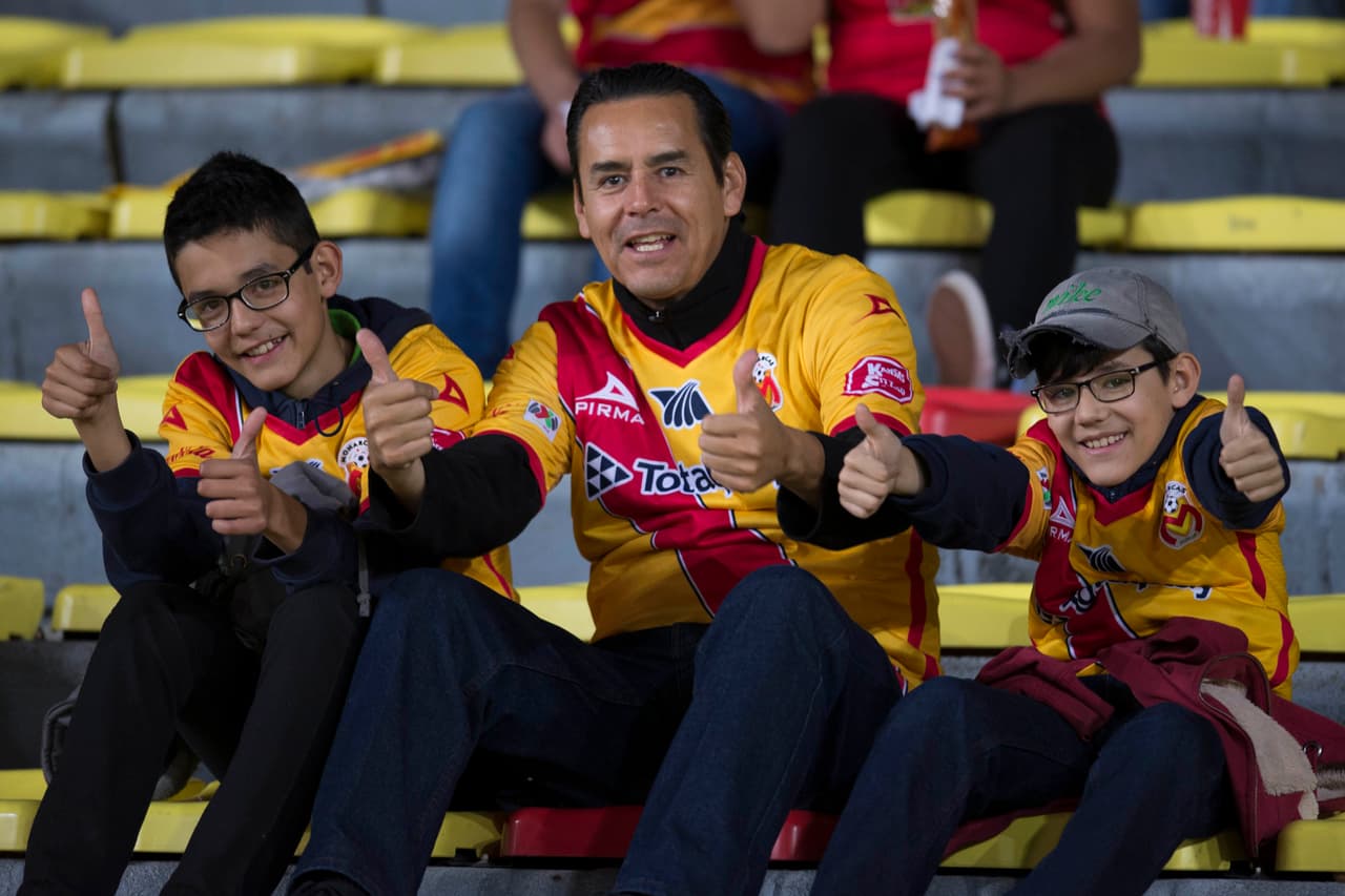 El colorido de la afición en la Jornada 10
