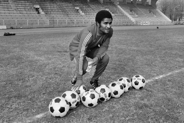 El primer futbolista que llegó a México con un currículum de primer mundo fue Eusebio da Silva, el astro portugués que lució en el Mundial de 1966. Con Monterrey llegó a los 33 años de edad, pero sólo jugó 10 partidos y anotó un gol.