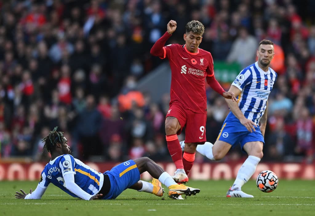 Arsenal soprendes al Leicester en su casa y les pegan 0-2, Burnley vence 3-1 al recien ascendido Brentford, Liverpool tropieza y empatan 2-2 en casa frente al Brighton, Manchester City también tropieza y caen 0-2 frente al Crystal Palace, Reece James comanda la victoria 0-3 del Chelsea sobre el Newcastle United y Watford cae por la mínima (0-1) frente al Southampton.