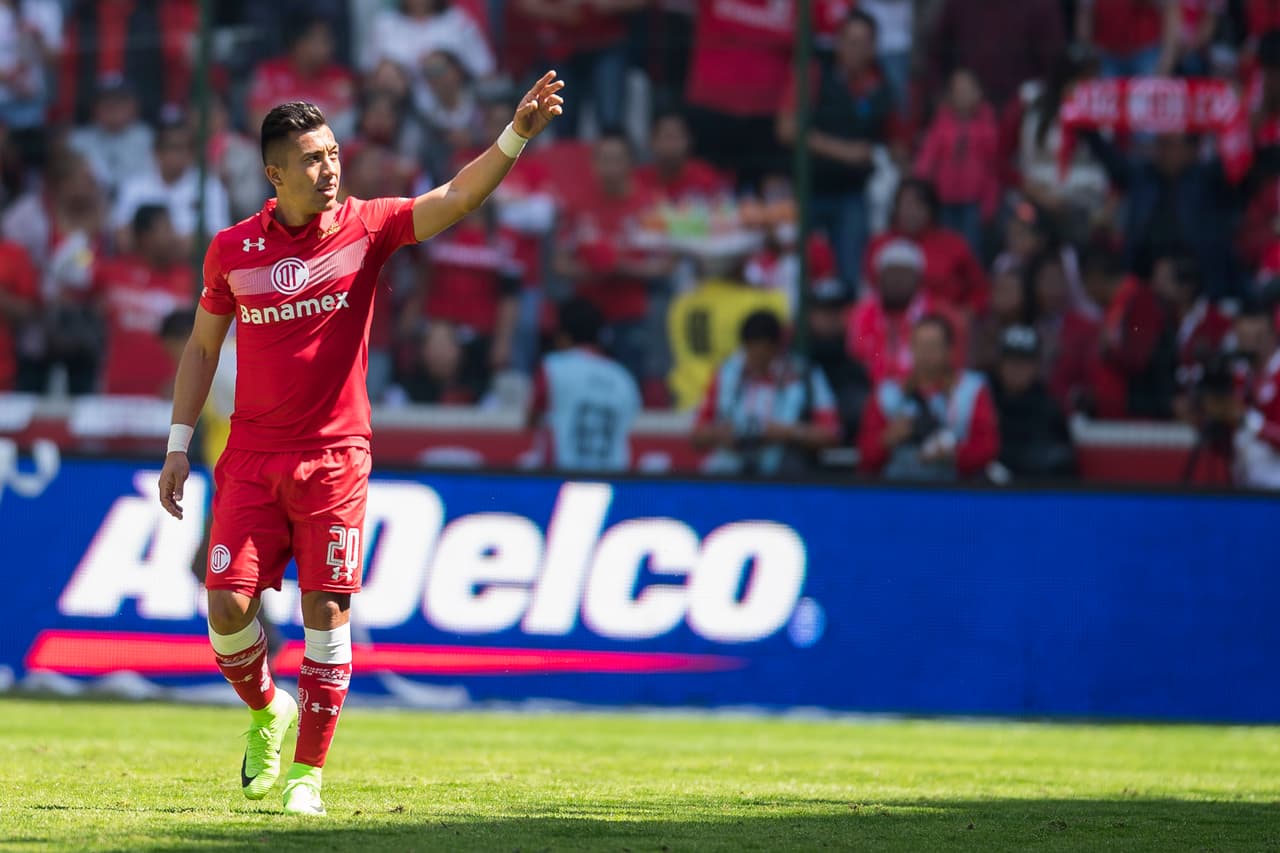 Toluca festejó su centenario con un merecido triunfo ante Veracruz. En el mismo partido, los Diablos alcanzaron en solitario el liderato con 13 unidades y Antonio Naelson, ‘Sinha’, llegó a 600 partidos jugados en la Primera División mexicana.