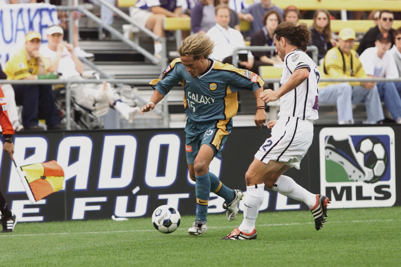 Otro goleador mexicano que no tuvo alcanzó la Copa MLS fue el ‘Matador’ Luis Hernández, quien jugó para LA Galaxy entre 2000 y 2002.