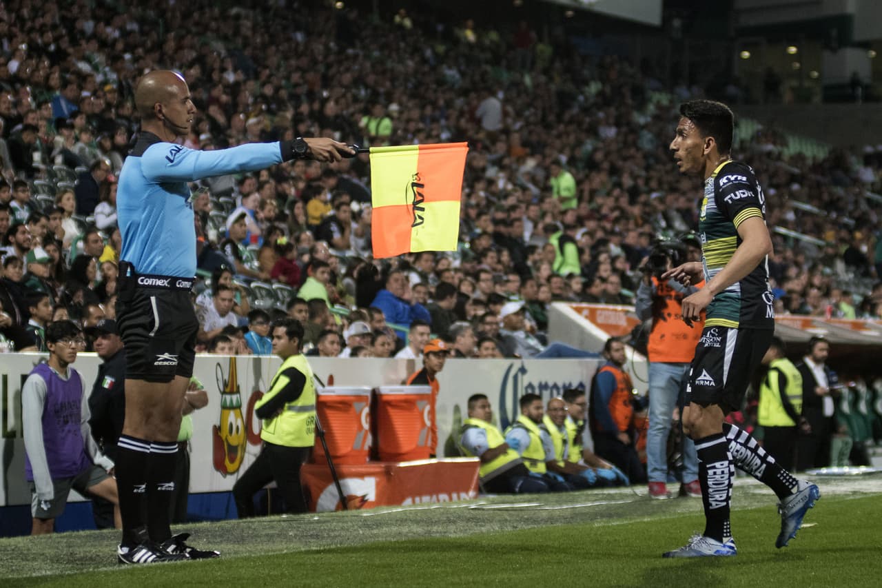 ¡Partidazo en la Comarca Lagunera! Santos vence al León 3-2 con autoridad y dos goles de penal.