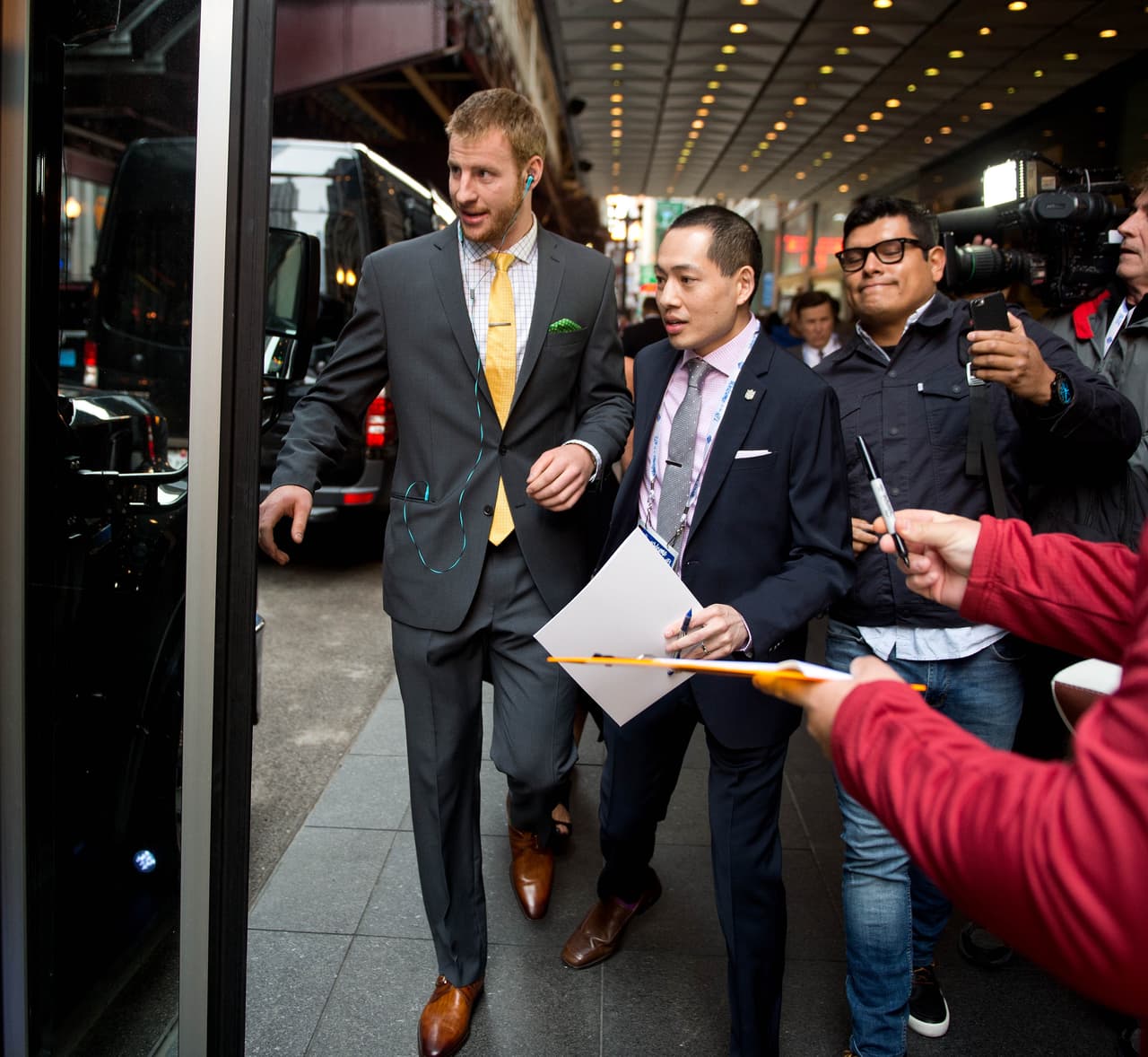 El segundo pick, los Eagles llamaron a Carson Wentz.