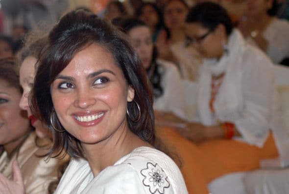 Otra que tuvo un romance con Derek fue la Miss Universo Lara Dutta,