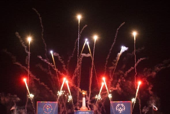 Y uno de los momentos más esperados fue cuando la Llama de la Esperanza iluminó el pebetero del Memorial Coliseum de Los Ángeles.