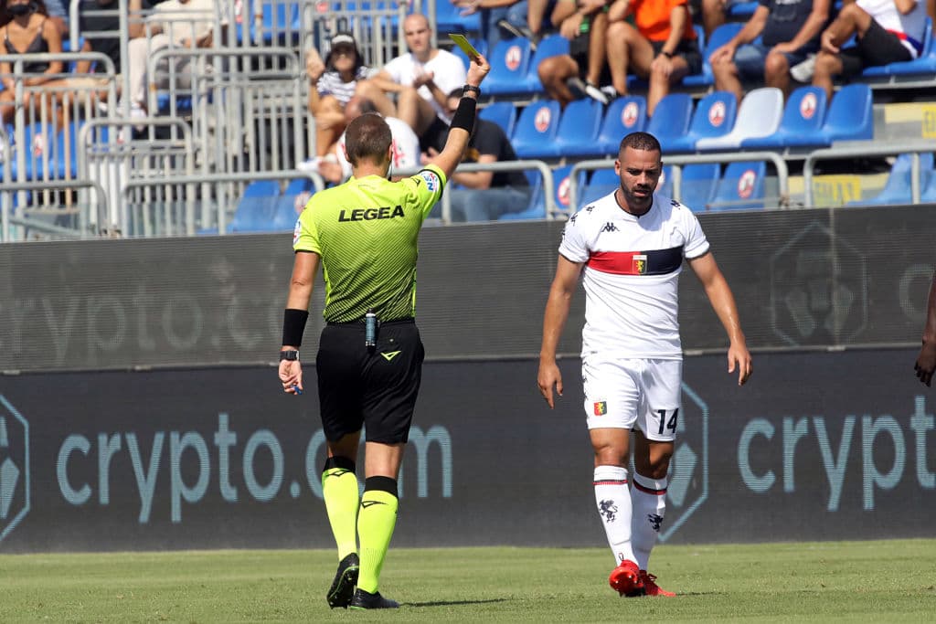 Genoa logra remontar y se lleva la victoria ante Cagliari 3-2 durante la Jornada 3 de la Serie A. Joao Pedro Dos Santos abrió el marcador al minuto 16' y Luca Capitelli sumaba el segundo tanto a favor de los 'rossoblu', sin embargo Mattia Destro (59') y Mohamed Salim Fares con doblete (69', 78') le dieron la victoria a los de Cerdeña; Johan Vasquez estuvo en la banca.