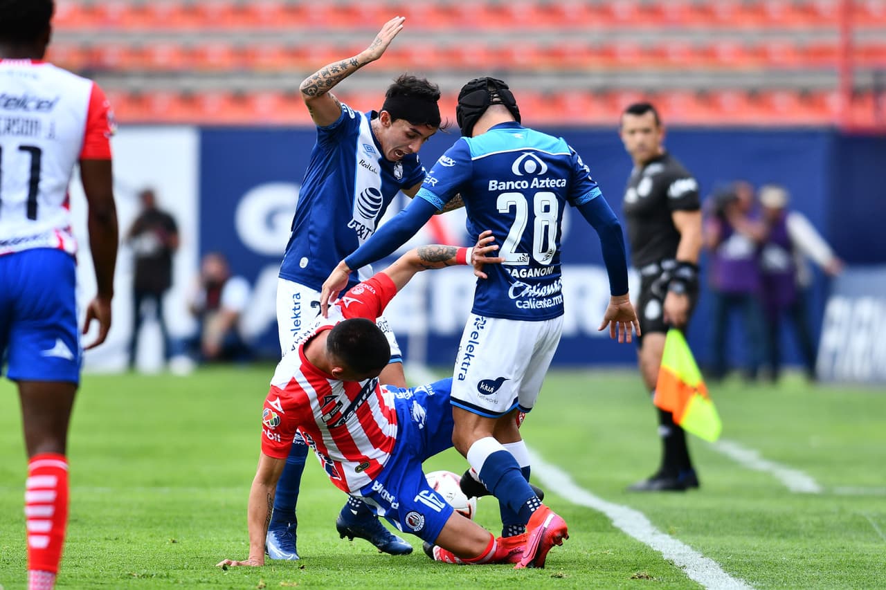 Ríspido encuentro que se celebró en la cancha del Estadio Alfonso Lastras.