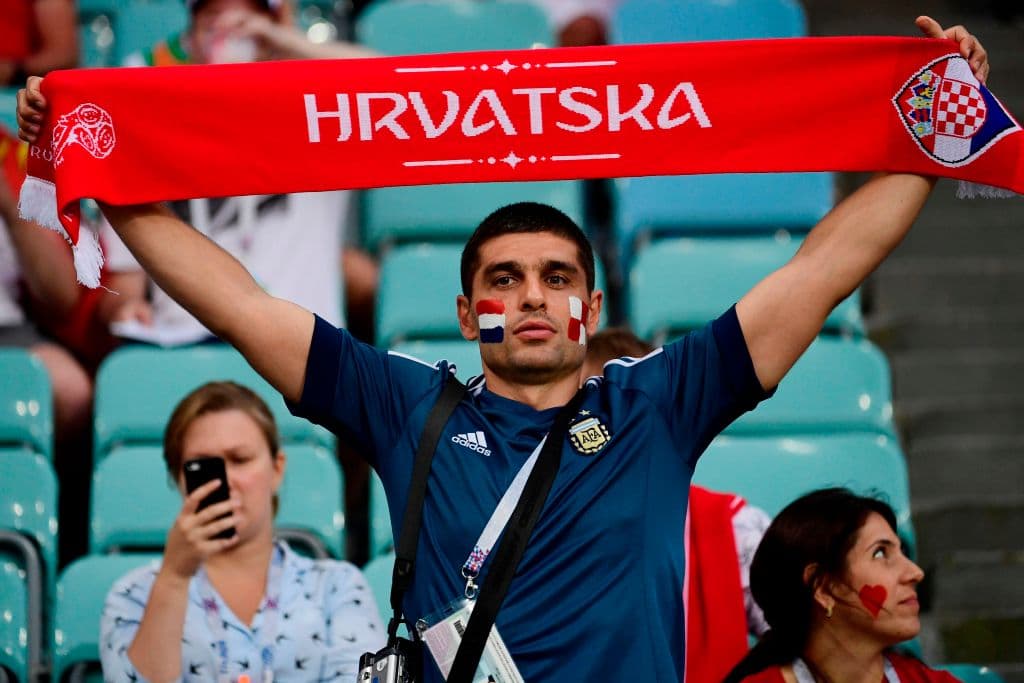 Los fanáticos le dieron un color especial a la fiesta del partido entre Rusia y Croacia por los cuartos de final del Mundial, en la búsqueda del último semifinalista del torneo.