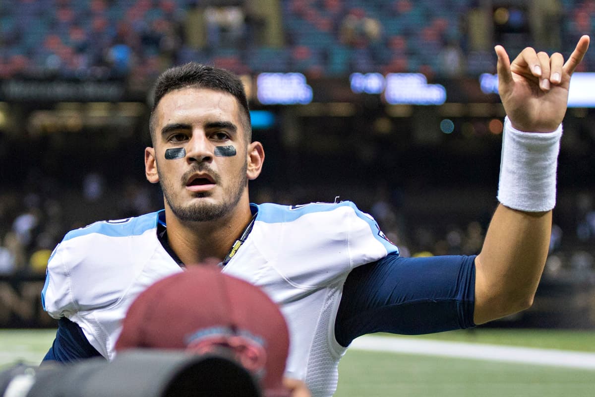 Estos son sus primeros honores como Ofensivo de la Semana para el egresado de Oregon y es el segundo novato en serlo desde que iniciaron estos nombramientos en 1984 (RG3 fue el primero)