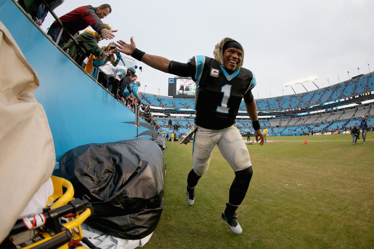 En su quinta temporada egresado de Auburn, esta es la cuarta ocasión que Newton es el Ofensivo de la Semana, un récord en la franquicia de Carolina.