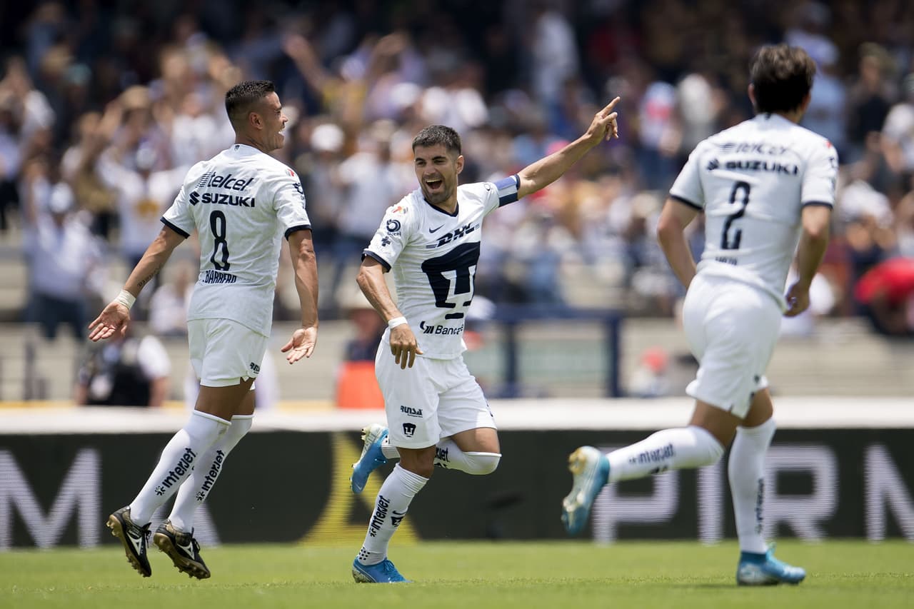 Jugadores discutidos por los seguidores de Pumas como Víctor Malcorra y Jeison Angulo pusieron los tantos del 2-0 sobre el pobre Veracruz.