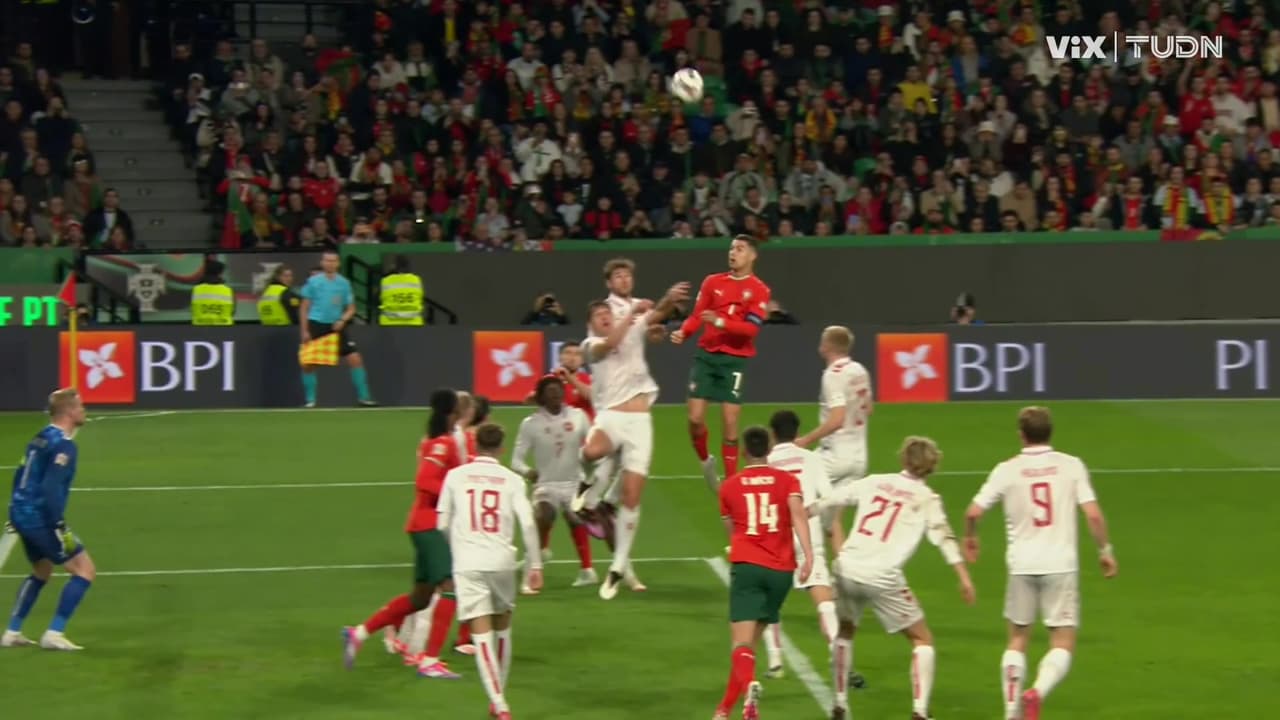 ¡Gol de Portugal! Cristiano Ronaldo provoca el 1-0 para los lusos