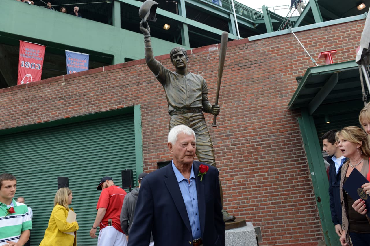 En 1967 Carl Yastrzemski repitió la hazaña para los Boston Red Sox y había sido la última vez que alguien en MLB había logrado esa esquiva proeza.