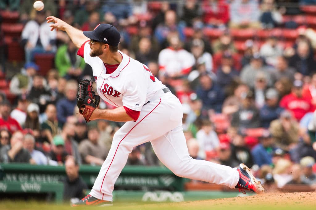 En labor de relevo Marcus Walden (4-0) se apuntó la decisión por los Boston Red Sox, luego de mantenerse en el cerrito por espacio de tres entradas en las que solo permitió un indiscutible y abanicó a tres rivales.
