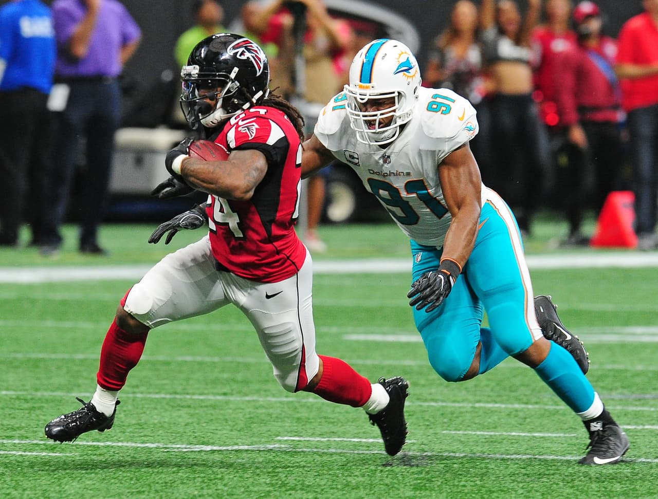 Devonta Freeman tuvo 68 yardas por tierra y 11 por aire producto de 9 acarreos y 2 recepciones respectivamente.