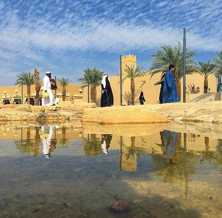 Se dice que es la residencia y la primera casa de los príncipes Al Saud, es decir, perteneciente a la dinastía de la familia real de Arabia Saudita.