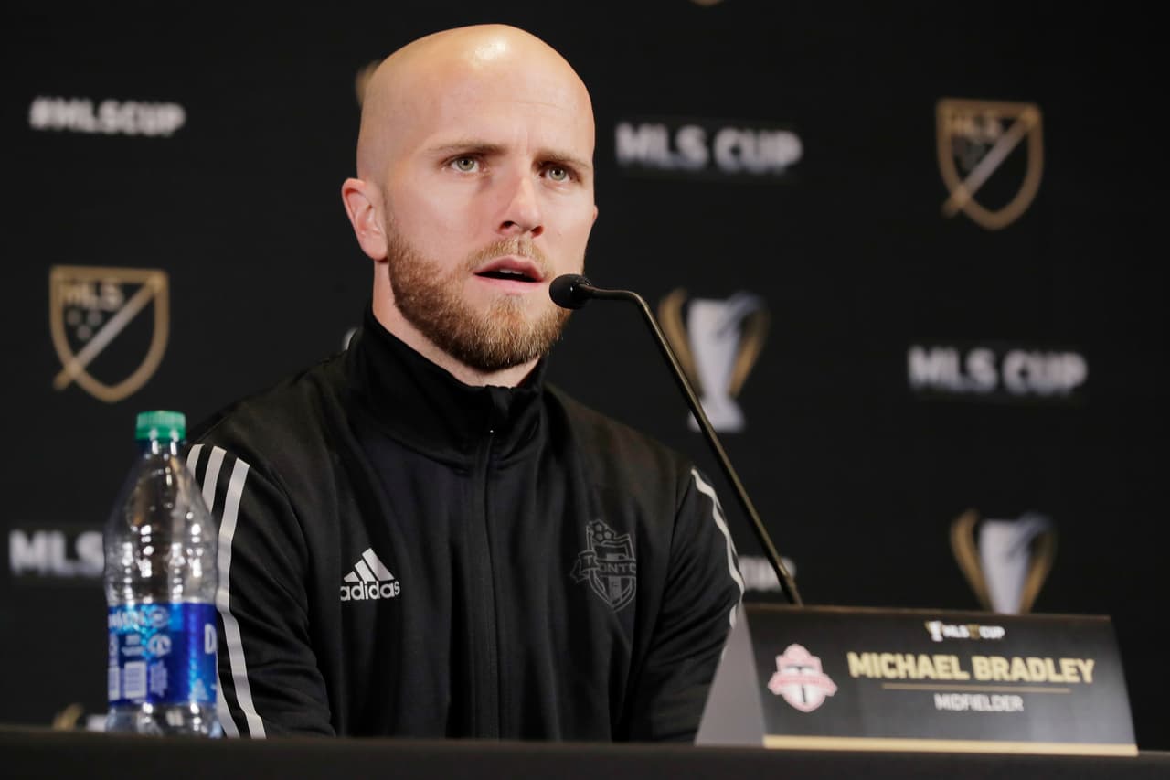 Michael Bradley, los datos imperdibles la joven leyenda | A su corta edad se ha unido a un selecto grupo que ha colaborado al crecimiento del soccer. Inició su carrera profesional en 2004 con los NY/NJ Metrostars con sólo 17 años cumplidos.