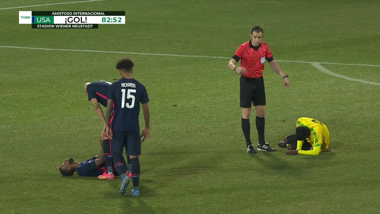 ¡GOL!  anota para Estados Unidos. Sebastian Lletget