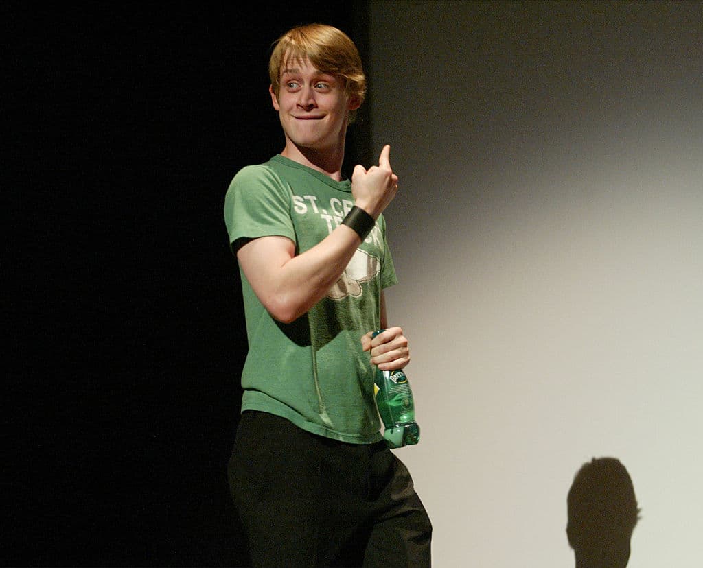 Culkin cortó relación con sus padres, pues ellos cobraban el 15% de los cheques de cada película en la que el joven actor aparecia.