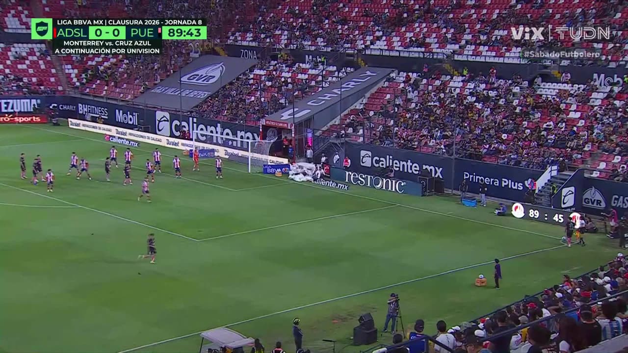 ¡Goooool del Pueblaaaaaa! Esteban Lozano por fin abre el marcador en San Luis