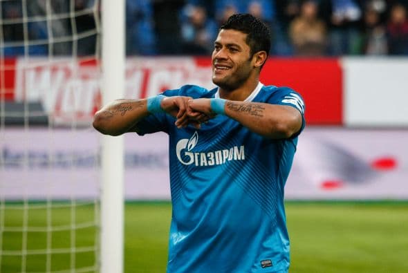 El brasileño Hulk fue adquirido de la segunda división de Japón, costó 19 millones de euros pero fue vendido al Zenit por 60 millones de euros.