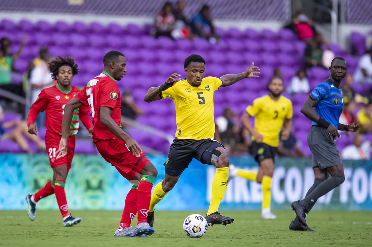 Los Regga Boyz no tuvieron problemas para vencer a su rival con goles de Shamar Nicholson y Bobby Reid.