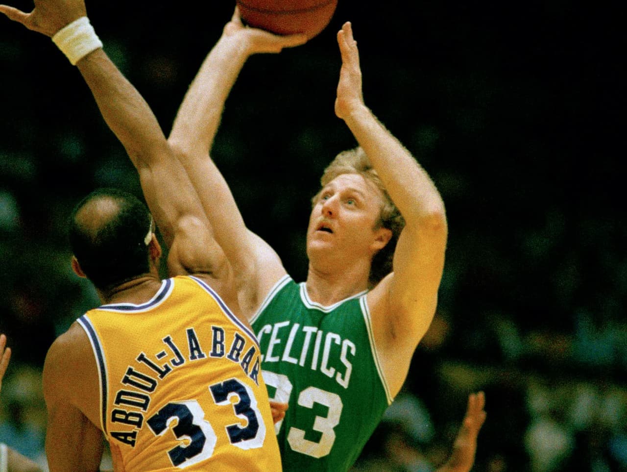 Kareem Abdul-Jabbar. Johnson declaró que Kareem fue el atleta más fantástico del deporte. Conquistó la NBA en 1971, 1980, 1982, 1985, 1987 y 1988, logrando ser el MVP en las finales de 1971 y 1985.