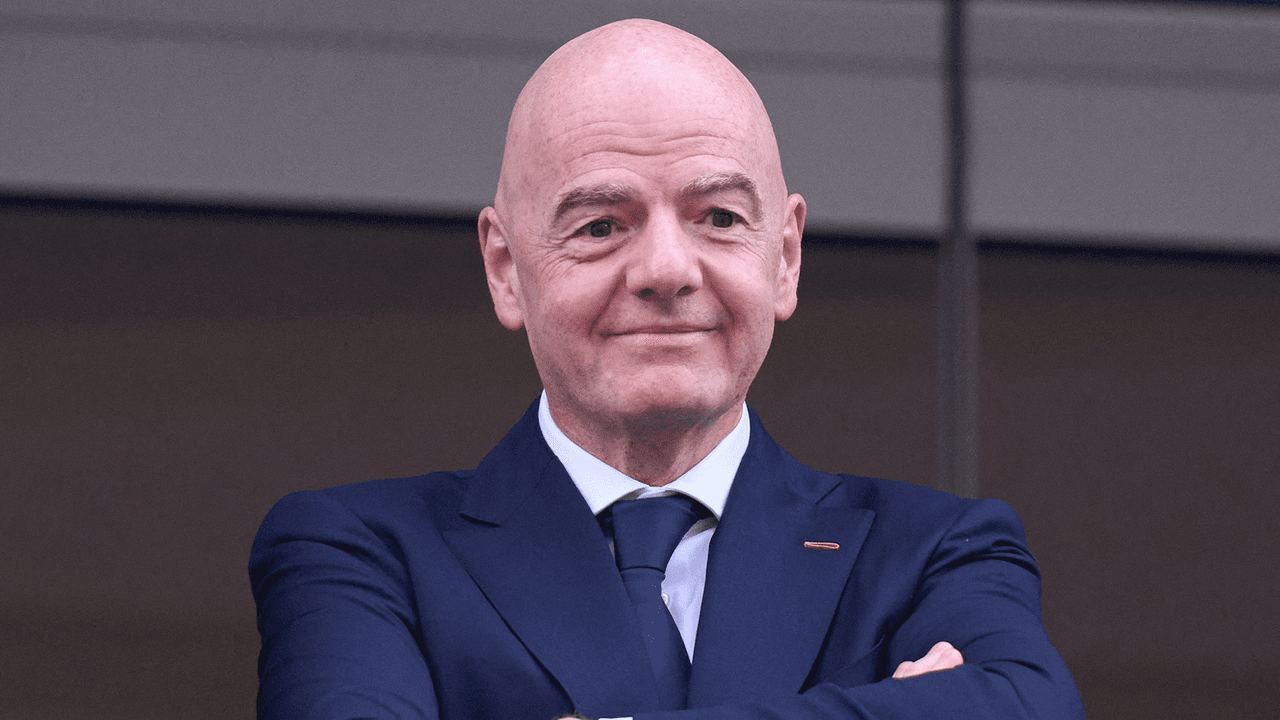 Gianni Infantino visita el vestuario de Irán: "Están enviando un mensaje muy poderoso al mundo"