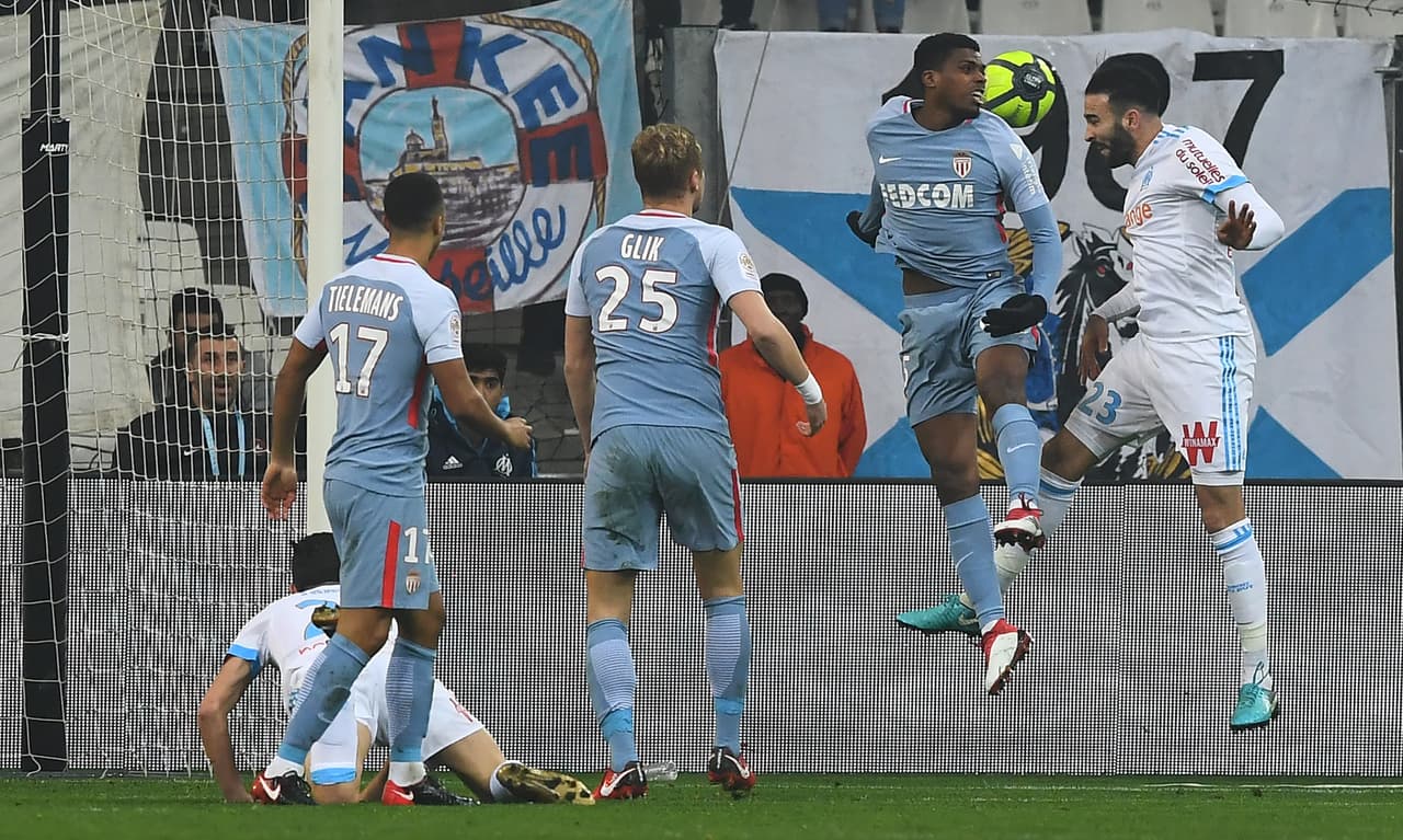 Tres después consiguió igualar Adil Rami.