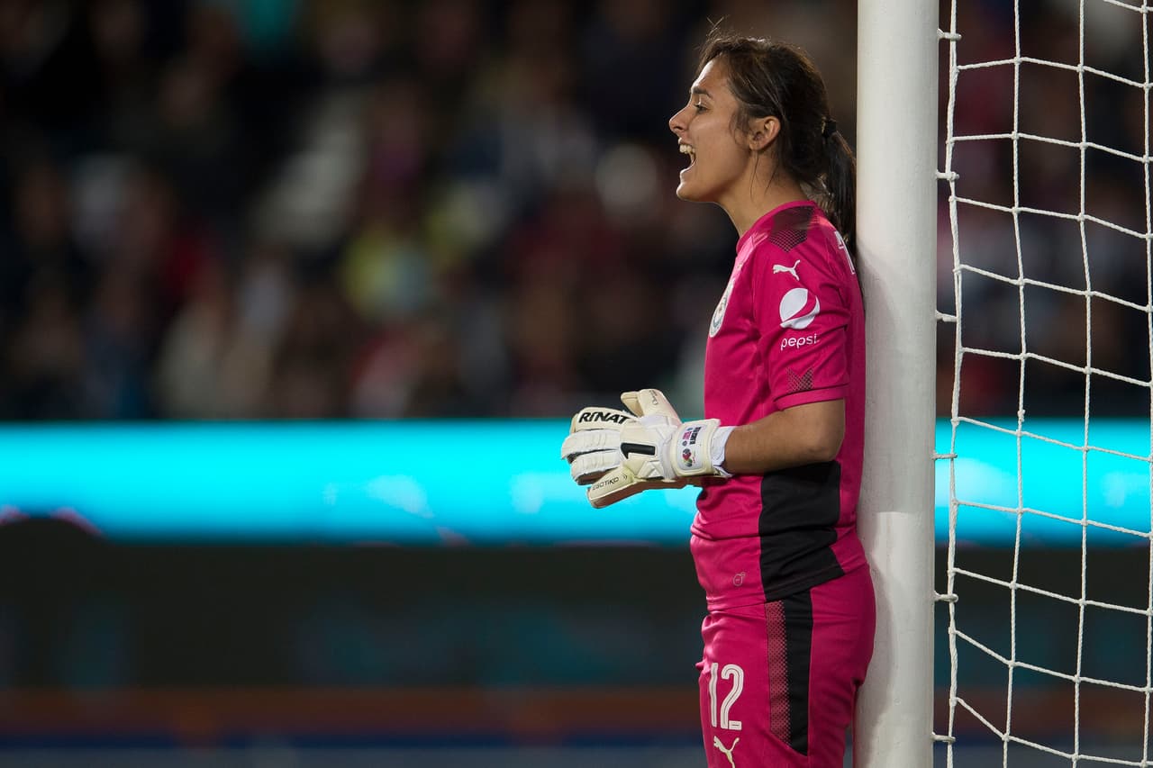 Félix trataba de advertir a sus compañeras del peligro en su arco y de orgnizar una defensa que dio muchas ventajas durante el juego.