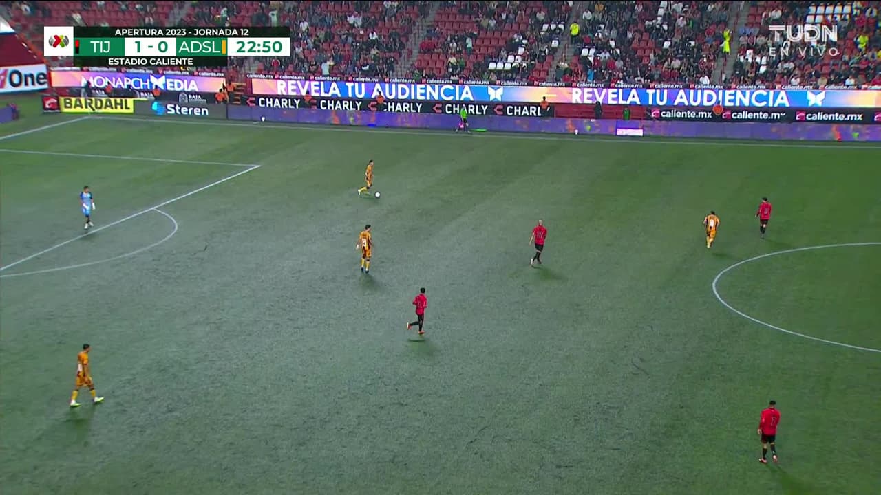 ¡TIRO ATAJADO! disparo por Mateo Klimowicz.