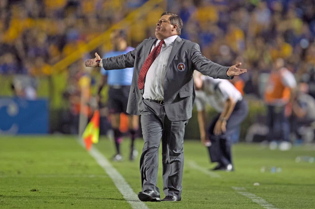 La molestia de Herrera fue cada vez más evidente al ver que su equipo cerraba el partido de ida con dos goles por debajo.