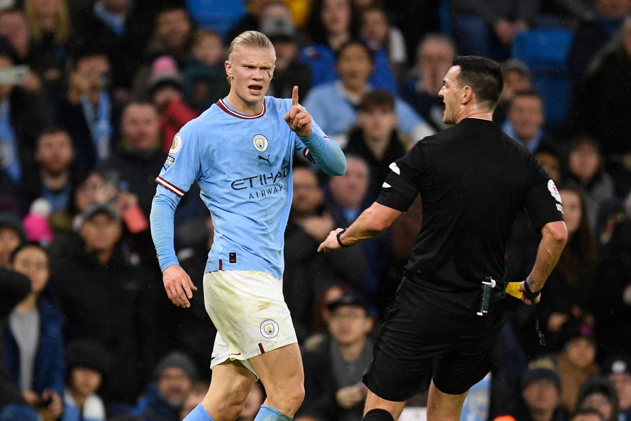 La Premier League cerró el año con victorias del Manchester United y Arsenal, Manchester City fue empatado por el Everton y con Haaland con un gol.