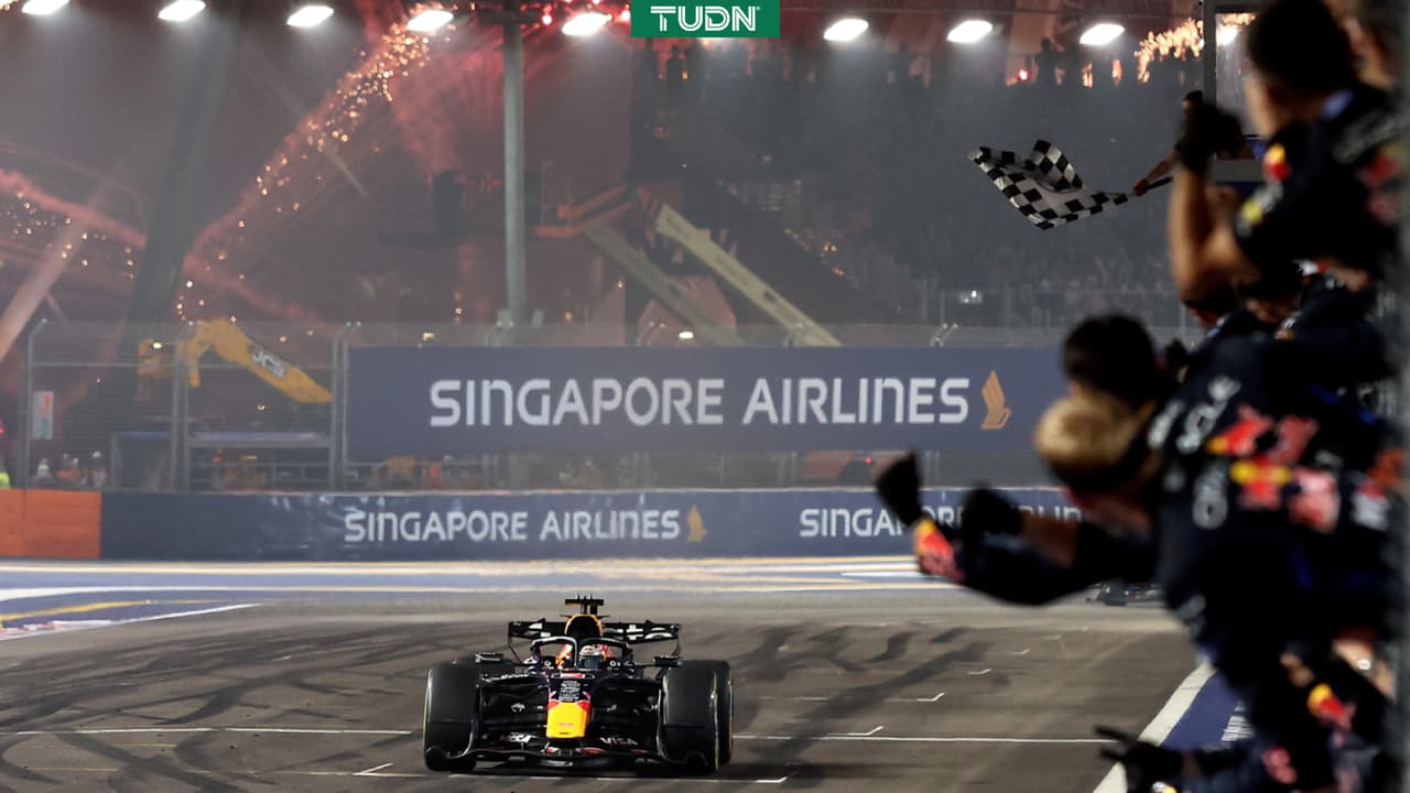 Max Verstappen domina el GP de Singapur y Checo Pérez es 17