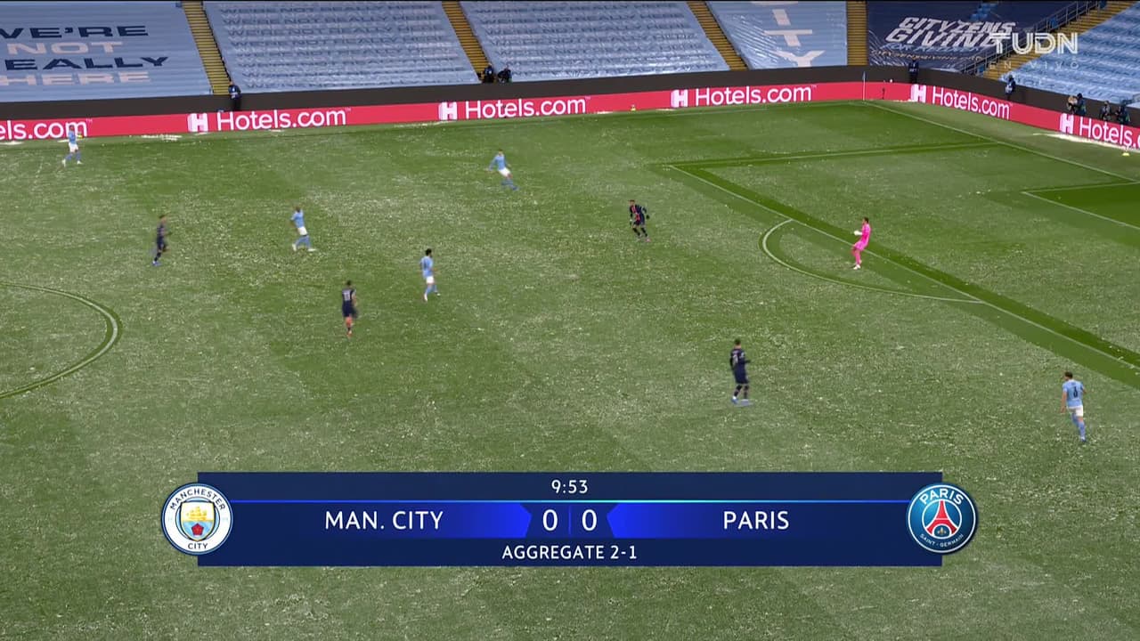 ¡GOL!  anota para Manchester City. Riyad Mahrez