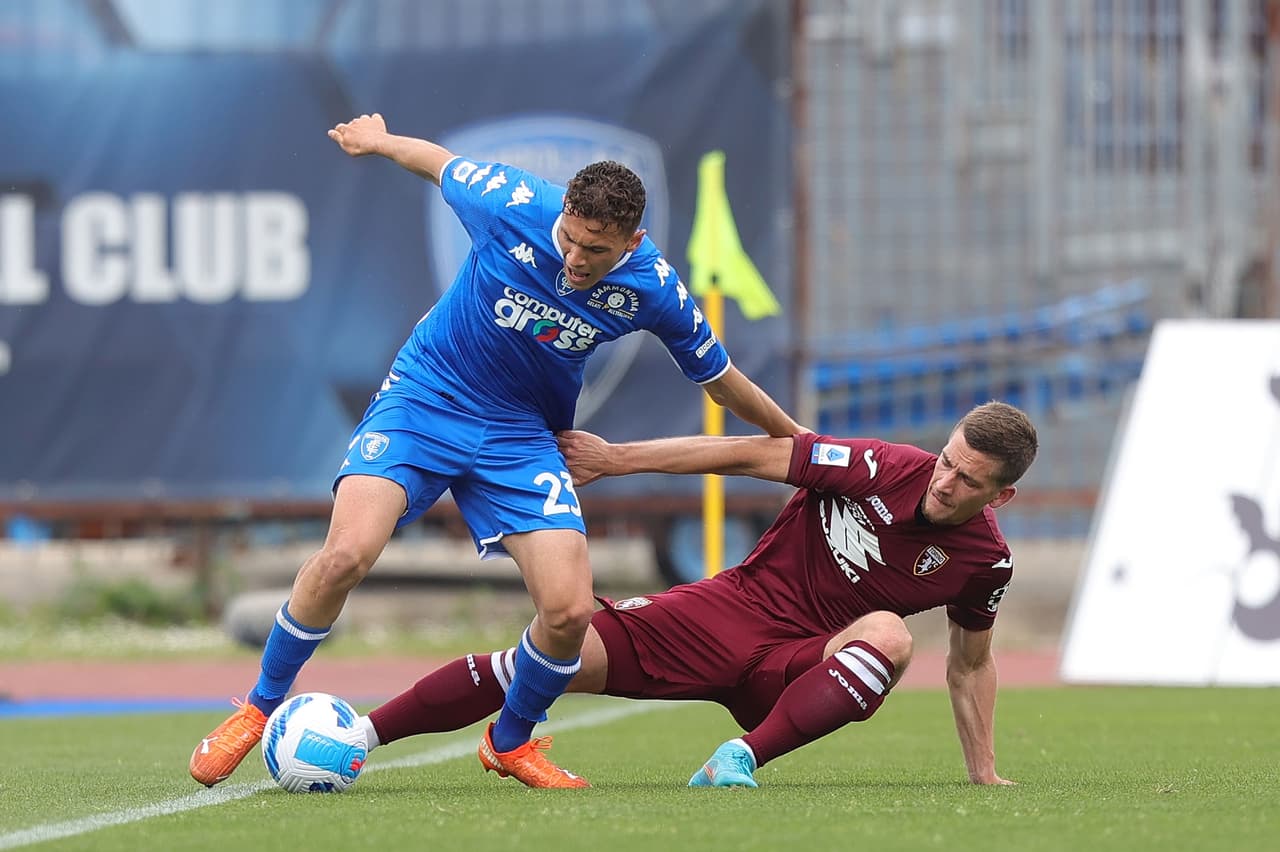 Milan se mantiene líder con triunfo de local sobre Fiorentina por 1-0, Udinese cayó de local 1-2 ante Inter Milán y Empoli perdió por goleada de 1-3 en casa ante Torino.