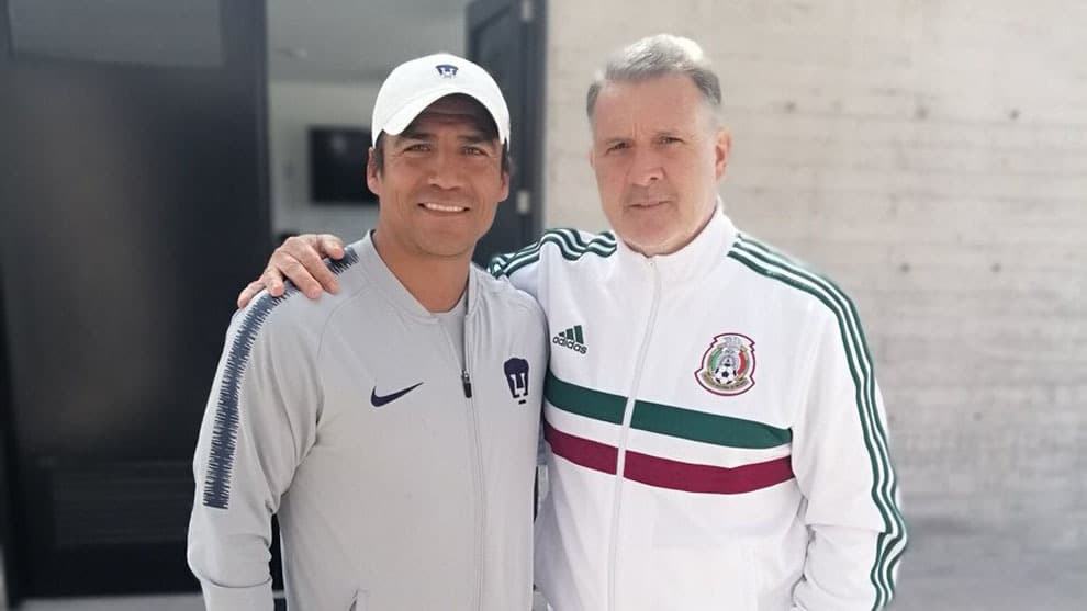 También tuvo tiempo para compartir con miembros del staff técnico tanto del primer equipo como de las Fuerzas Básicas.