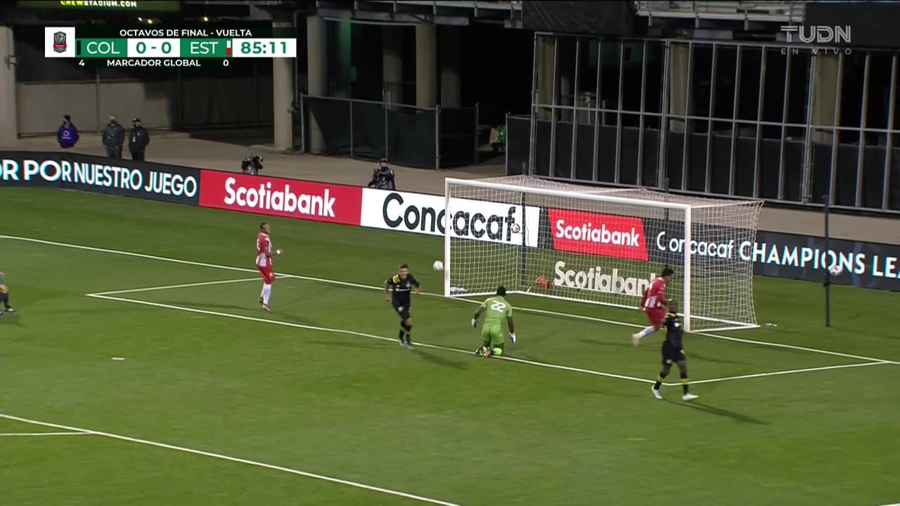 ¡GOL!  anota para Columbus Crew SC. Bradley Wright-Phillips