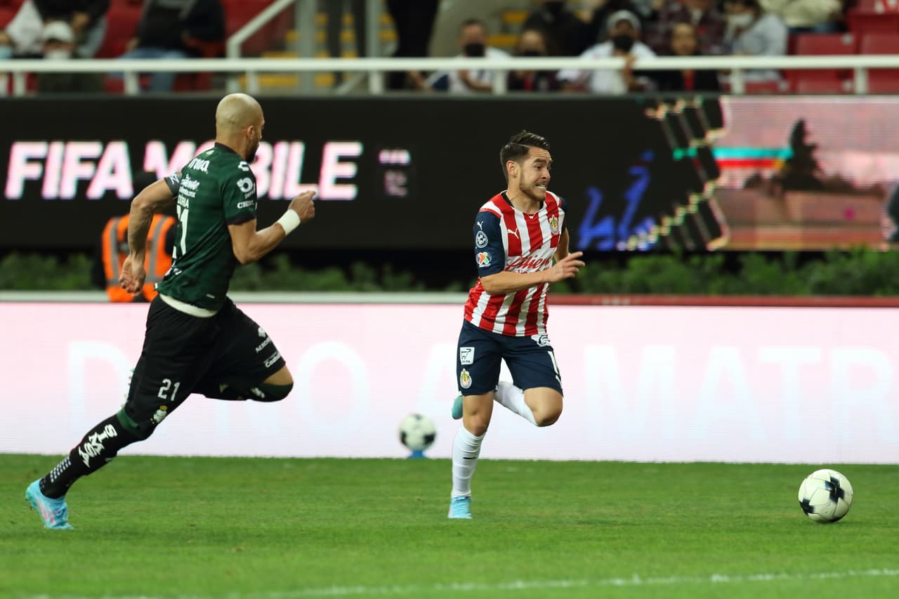 Para el segundo tiempo, Chivas se animó al frente y Marcelo Leaño le dio minutos a JJ Macías al 58' por el 'Nene' Beltrán.