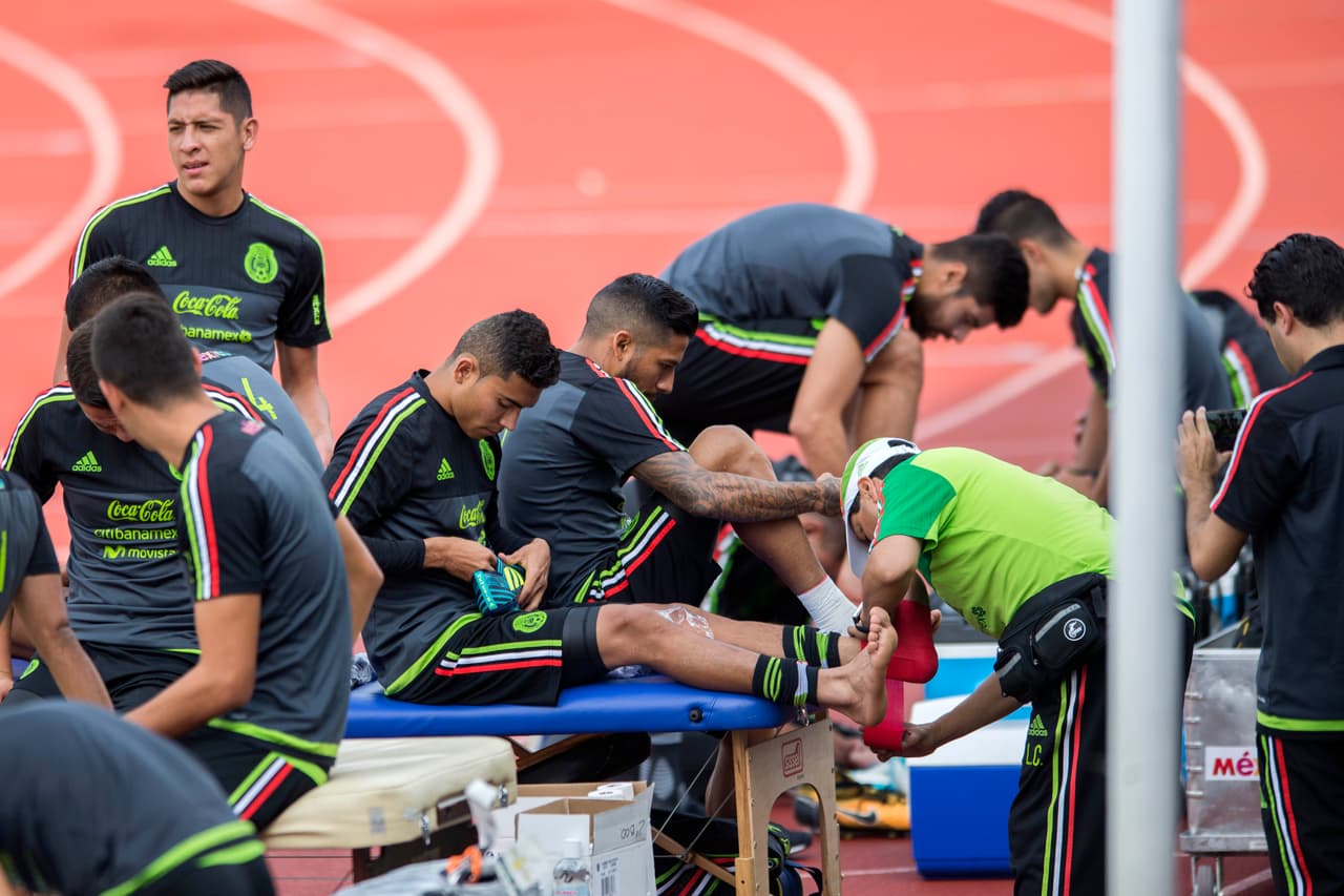 El único jugador de los que estaban en concentración que no estuvo en la práctica fue Jair Pereira, quien realizó trabajos diferenciados en el hotel por una fatiga muscular.