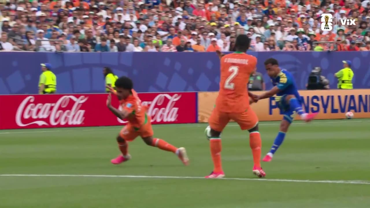 ¡Curazao responde! Gaari prueba de larga distancia y pone a temblar a Costa de Marfil