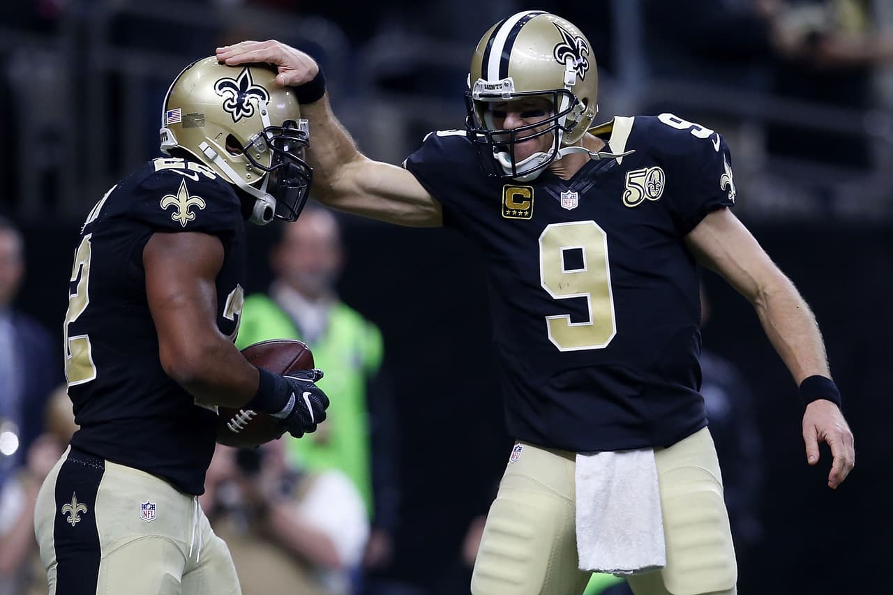 Drew Brees y Mark Ingram encabezan paliza de los Saints 49-21 sobre los Rams 