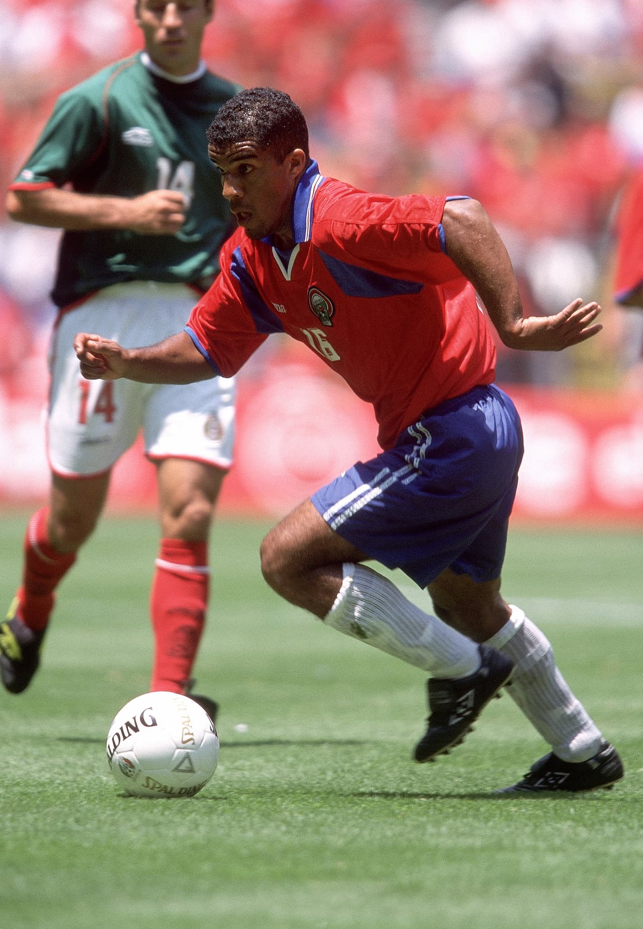 Steven Bryce (Mediocampista) - Militó en Chipre, Grecia, Honduras, Australia y Costa Rica, donde defendió la camiseta del Alajualense, Saprissa, entre otros. Jugó el Mundial de Corea y Japón 2002.