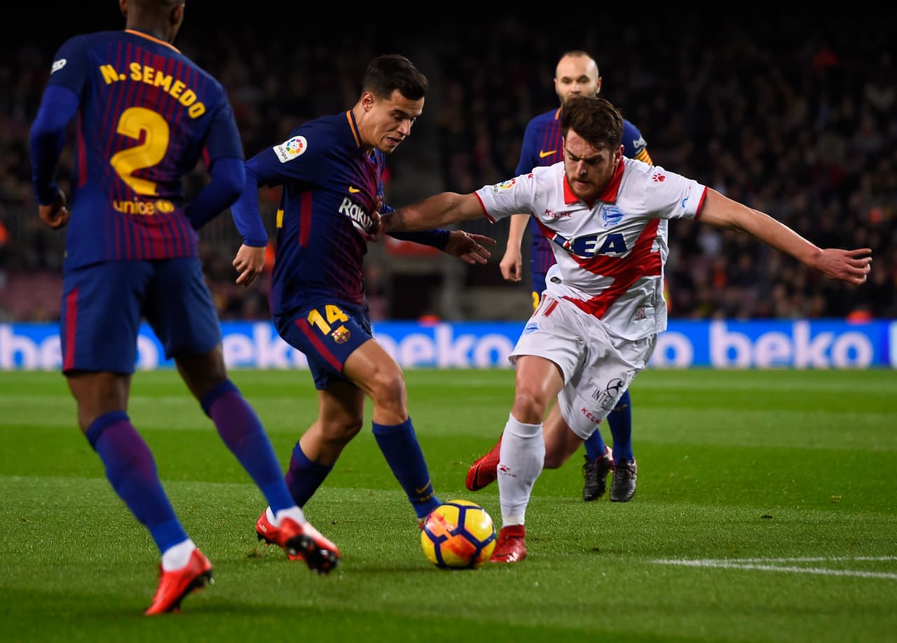 Así transcurrió la primera mitad. Alavés luchó por aguantar la ventaja y la presión del Barcelona fue cada vez más incesante.