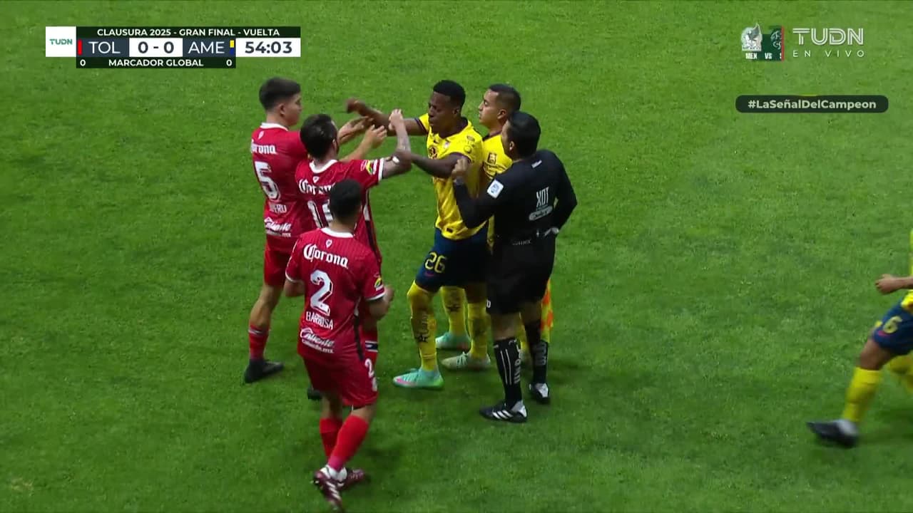 ¡Se calientan los ánimos en la Final! Marcel Ruiz y Fidalgo se empujan