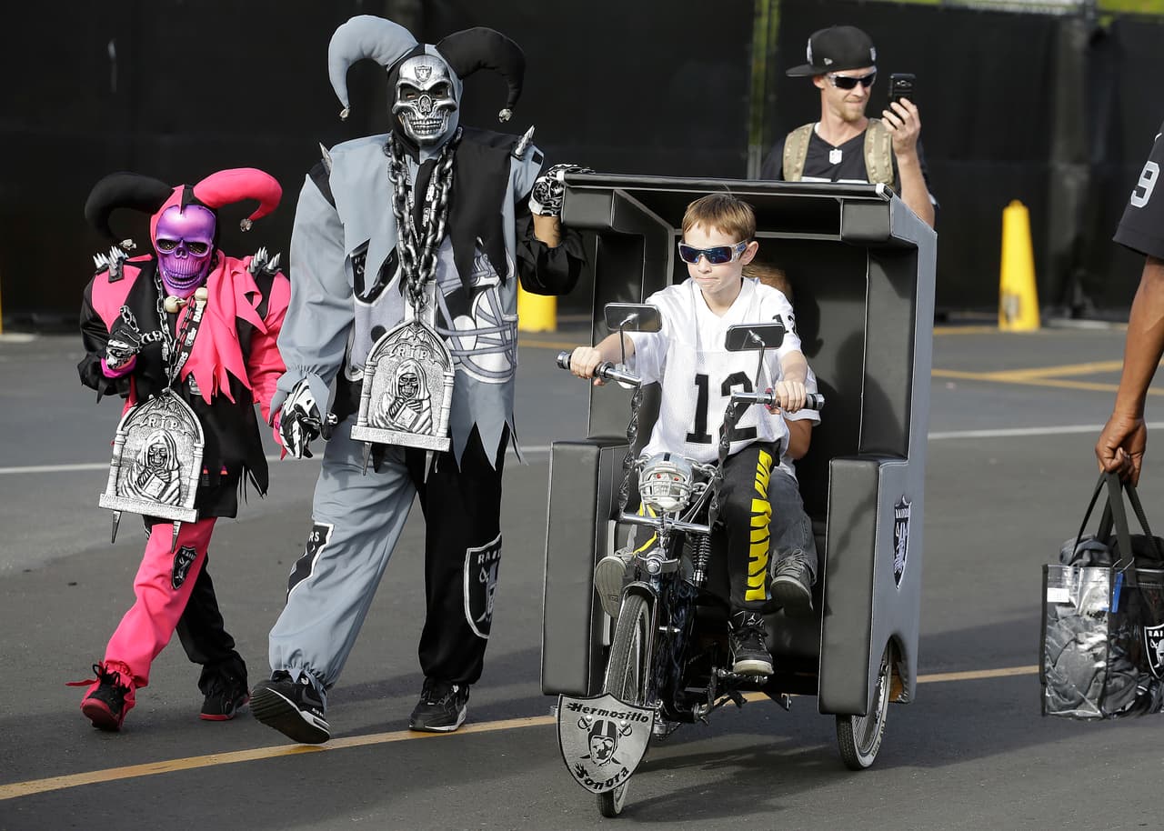 Los disfraces más tenebrosos, siempre los encontrarán en Oakland.