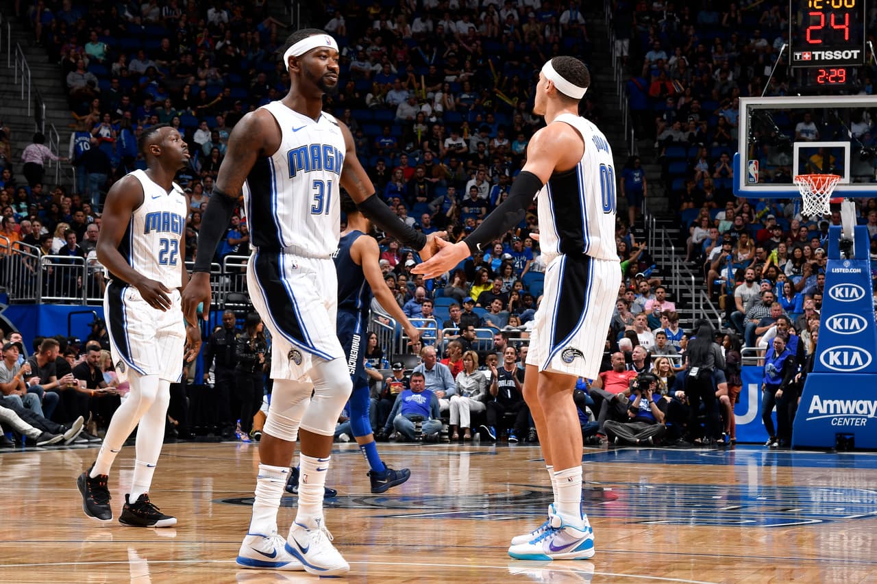 Mavericks 106-111 Magic: Terrence Ross, Nikola Vucevic y Aaron Gordon superaron a Luka Doncic en la noche del viernes para mantener a Orlando en la pelea por los playoffs. El mejor fue el de Dallas con 24 puntos, mientras que Ross consiguió 22.
