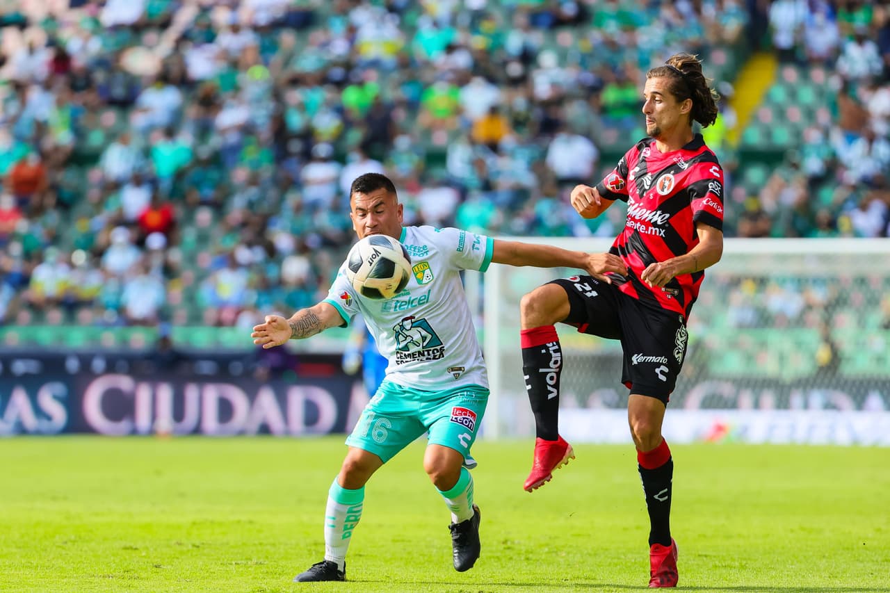 William Tesillo y Ángel Mena son los encargados de batir a Benny Díaz para darle la victoria a León 2-1 sobre Tijuana.
