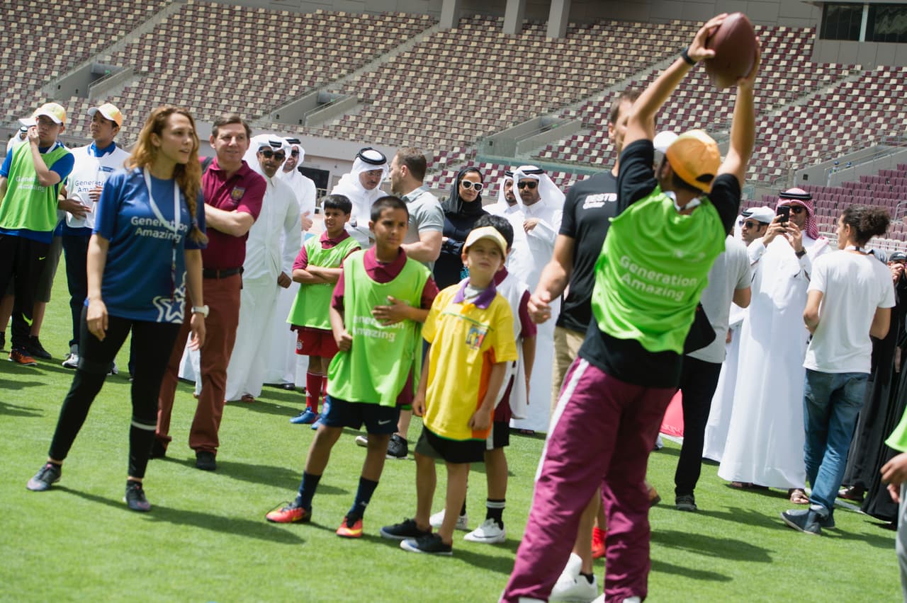 En medio de la visita de Brady, la organización del Mundial de Qatar aseguró que espera abrir unas 20 plazas para que personas con discapacidad los apoyen en el proceso.